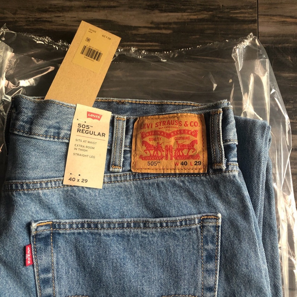 NWT Levi’s